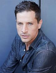 Simon Rex